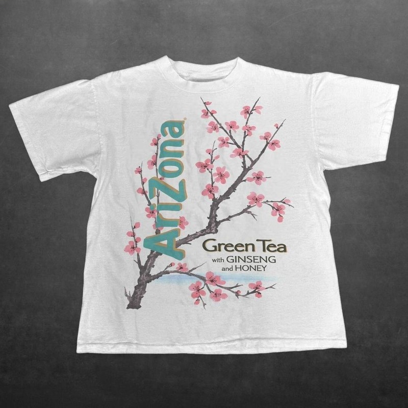 Collectible Vintage T Shirts - Vintage Y2K T-shirt met kersenbloesemprint voor